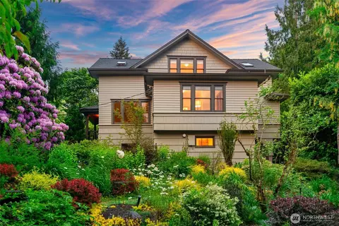 2701 NE 94th St, Seattle, WA 98115