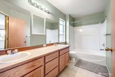 Bath - 3727 E St, Tacoma, WA 98404 photo 2 of 4