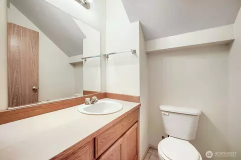 Bath - 3727 E St, Tacoma, WA 98404 photo 4 of 4
