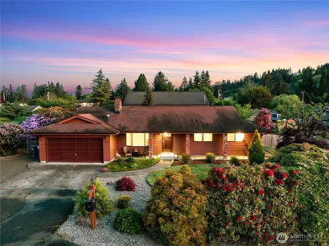 705 N Glenn St, Montesano, WA 98563
