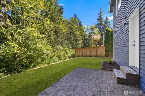Exterior - 17907 25th Dr SE, Bothell, WA 98012 photo 5 of 7