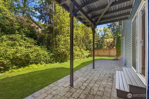 Exterior - 17907 25th Dr SE, Bothell, WA 98012 photo 4 of 7