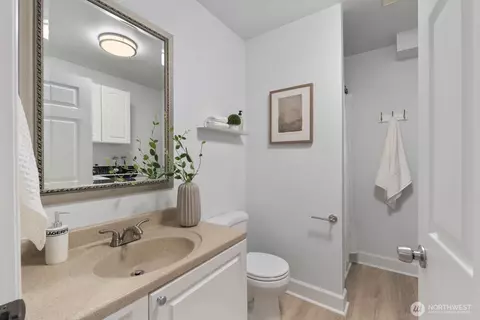 Bath - 17907 25th Dr SE, Bothell, WA 98012 photo 4 of 4
