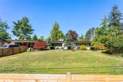 429 12th St, Blaine, WA 98230