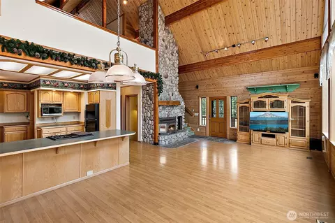 Living - 16732 249th St E, Orting, WA 98360 photo 4 of 4