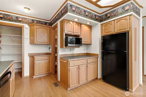 Kitchen - 16732 249th St E, Orting, WA 98360 photo 5 of 5