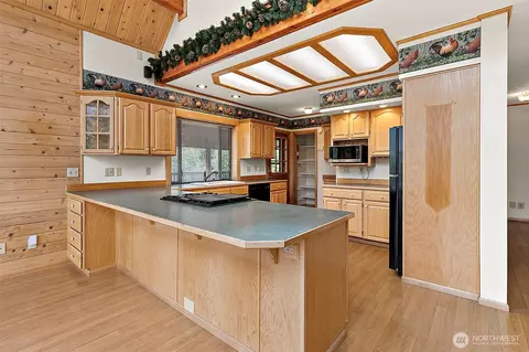 Kitchen - 16732 249th St E, Orting, WA 98360 photo 1 of 5
