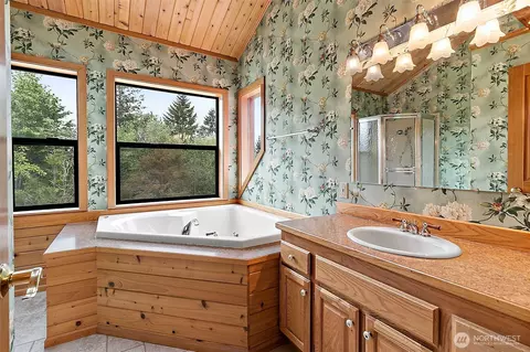 Bath - 16732 249th St E, Orting, WA 98360 photo 2 of 5