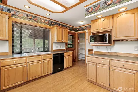 Kitchen - 16732 249th St E, Orting, WA 98360 photo 2 of 5