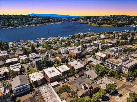 2035 Eastlake Ave E #301, Seattle, WA 98102
