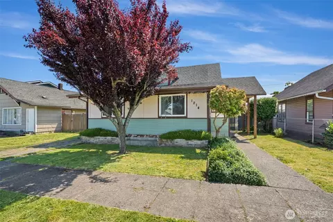 1214 B St, Centralia, WA 98531