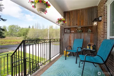 997 W Larson Rd, Bellingham, WA 98226