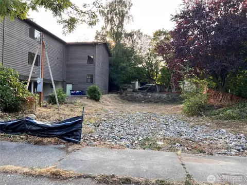 9239 Interlake Ave N, Seattle, WA 98103