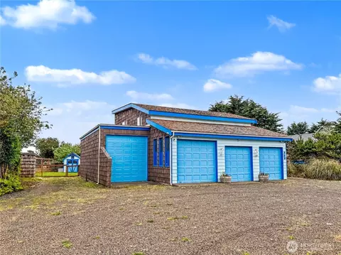 359 Otsego St SW, Ocean Shores, WA 98569