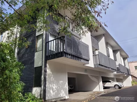 216 SW 154th St #3, Burien, WA 98166