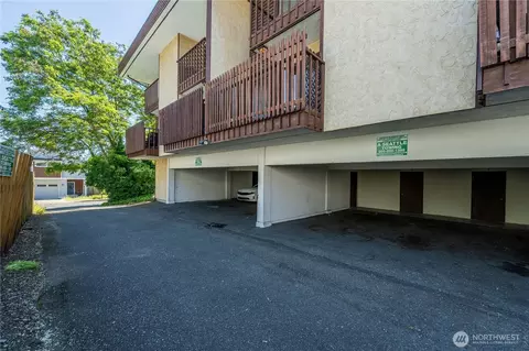 216 SW 154th St #3, Burien, WA 98166
