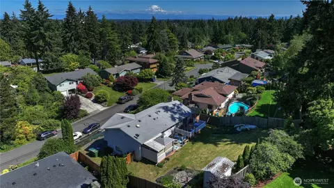 1222 Palm Dr, Fircrest, WA 98466