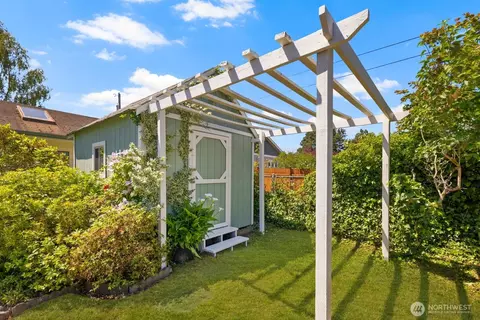 Exterior - 528 Wetmore Ave, Everett, WA 98201 photo 3 of 7