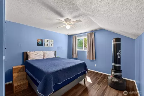 Bedroom - 22814 46th Ave E, Spanaway, WA 98387 photo 4 of 4