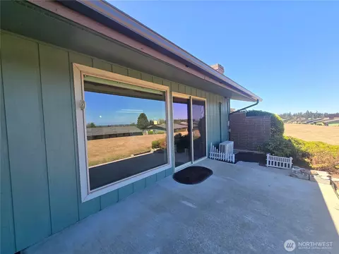 Exterior - 1301 S 3rd Ave #5D, Sequim, WA 98382 photo 3 of 7