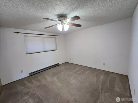 Bedroom - 1301 S 3rd Ave #5D, Sequim, WA 98382 photo 1 of 4