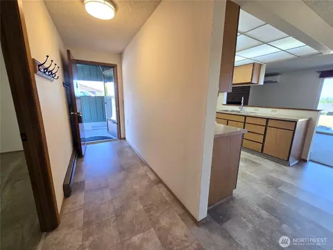 Entry Way - 1301 S 3rd Ave #5D, Sequim, WA 98382 photo 1 of 3