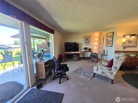 Living - 1301 S 3rd Ave #5D, Sequim, WA 98382 photo 3 of 3