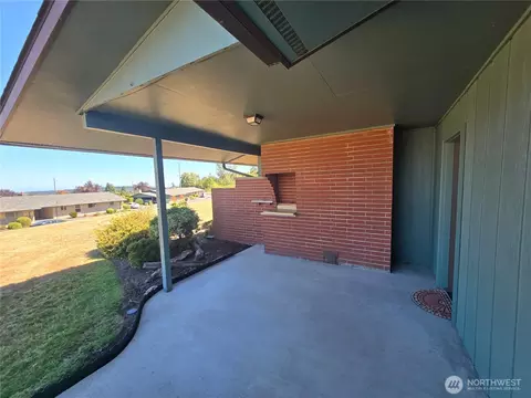 Exterior - 1301 S 3rd Ave #5D, Sequim, WA 98382 photo 6 of 7