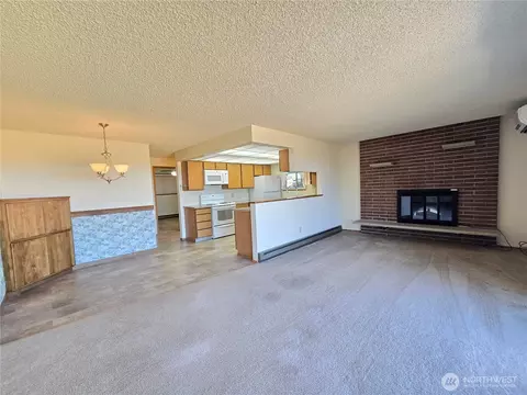 Living - 1301 S 3rd Ave #5D, Sequim, WA 98382 photo 1 of 5