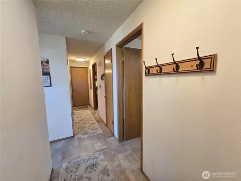 Entry Way - 1301 S 3rd Ave #5D, Sequim, WA 98382 photo 1 of 1
