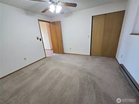 Bedroom - 1301 S 3rd Ave #5D, Sequim, WA 98382 photo 2 of 4