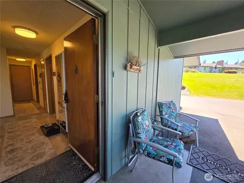 Exterior - 1301 S 3rd Ave #5D, Sequim, WA 98382 photo 4 of 5