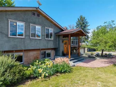 Exterior - 419 Bigelow St, Twisp, WA 98856 photo 2 of 10