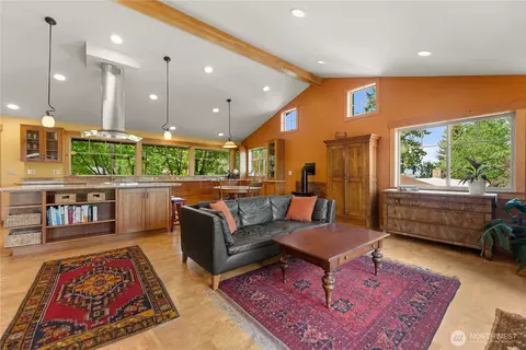 Living - 419 Bigelow St, Twisp, WA 98856 photo 2 of 3