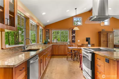 Kitchen - 419 Bigelow St, Twisp, WA 98856 photo 3 of 4