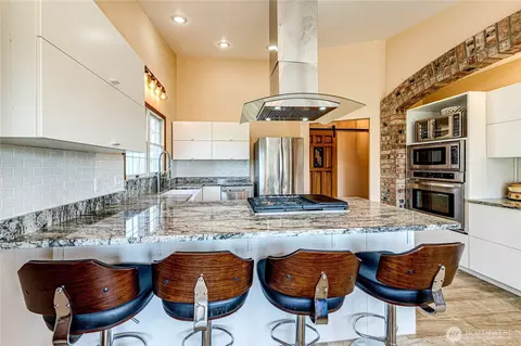 Kitchen - 231 Madrona Ter, Sequim, WA 98382 photo 6 of 8