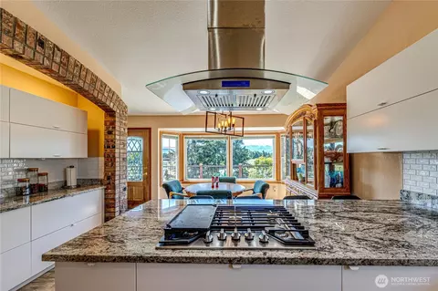 Kitchen - 231 Madrona Ter, Sequim, WA 98382 photo 3 of 8