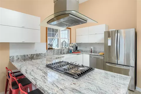 Kitchen - 231 Madrona Ter, Sequim, WA 98382 photo 4 of 5