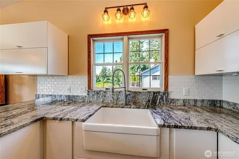 Kitchen - 231 Madrona Ter, Sequim, WA 98382 photo 2 of 8