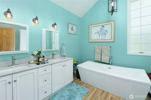 Bath - 231 Madrona Ter, Sequim, WA 98382 photo 2 of 2