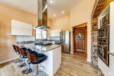 Kitchen - 231 Madrona Ter, Sequim, WA 98382 photo 5 of 8