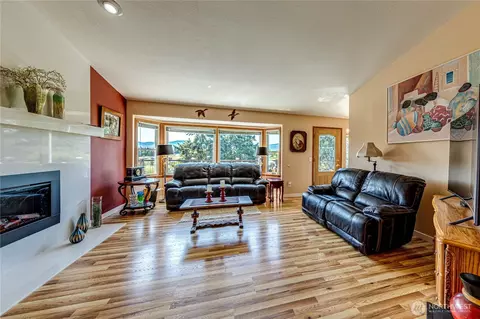 Living - 231 Madrona Ter, Sequim, WA 98382 photo 2 of 5