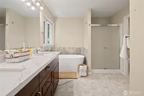 Bath - 18031 129th Pl NE, Bothell, WA 98011 photo 2 of 4