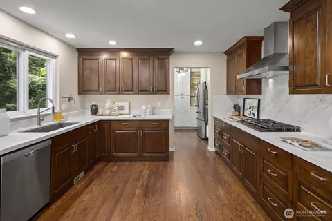 Kitchen - 18031 129th Pl NE, Bothell, WA 98011 photo 3 of 5