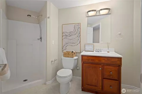 Bath - 18031 129th Pl NE, Bothell, WA 98011 photo 4 of 4