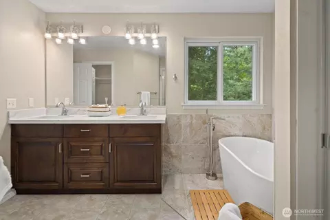 Bath - 18031 129th Pl NE, Bothell, WA 98011 photo 1 of 4