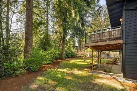 Exterior - 10811 NE 154th Ct, Bothell, WA 98011 photo 3 of 5