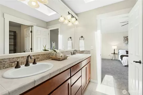 Bath - 22624 43rd Dr SE, Bothell, WA 98021 photo 2 of 4