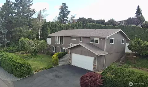 7909 Englewood Crest Dr, Yakima, WA 98908