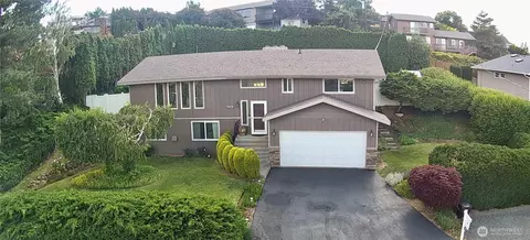 7909 Englewood Crest Dr, Yakima, WA 98908